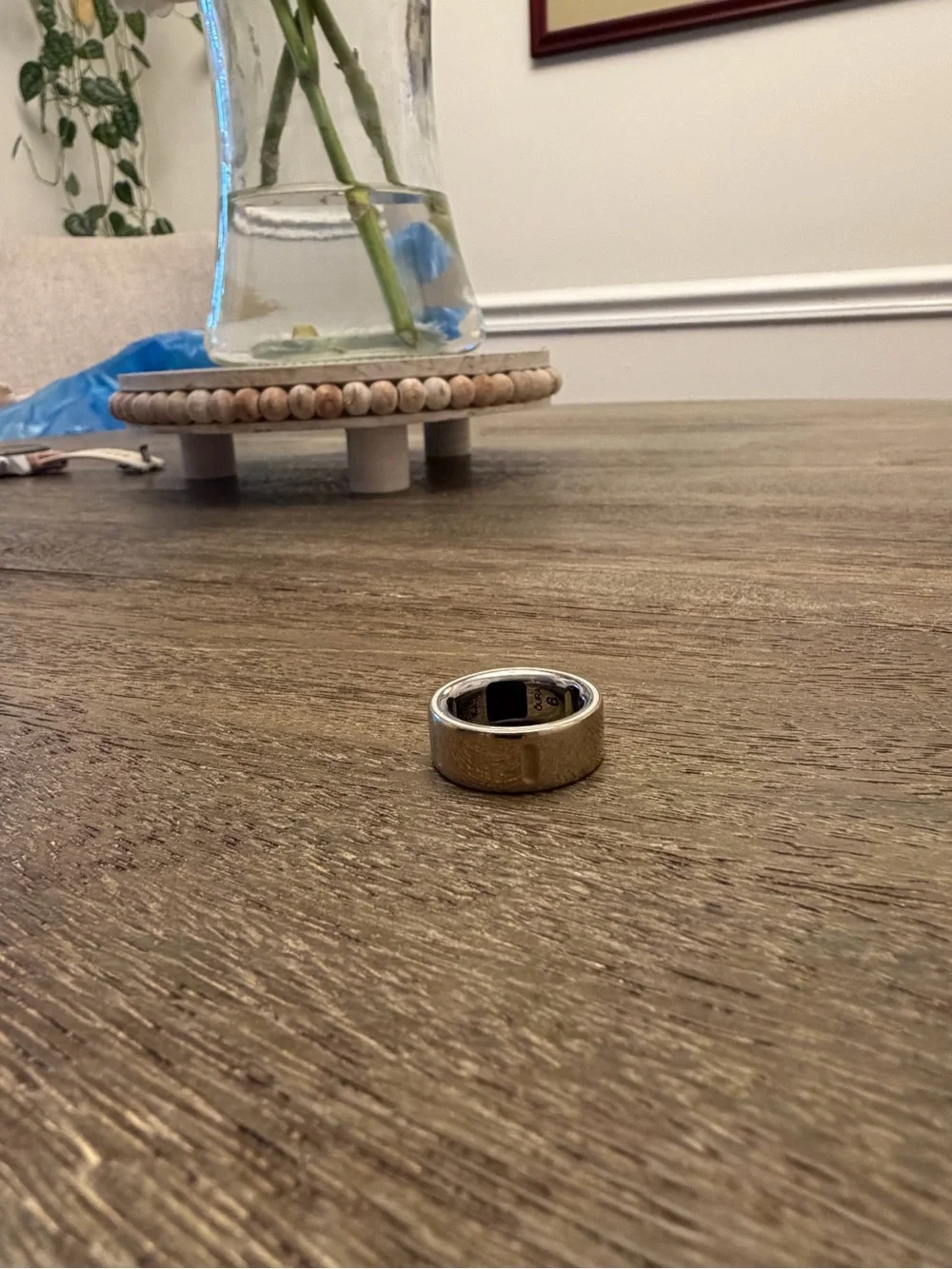 Oura Ring 4 - Gold (Size 6)